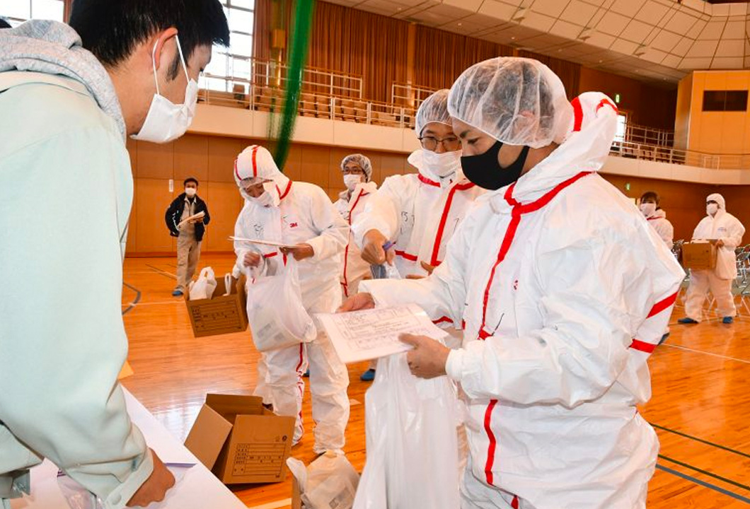 防護服を装着し演習にJA職員ら参加者